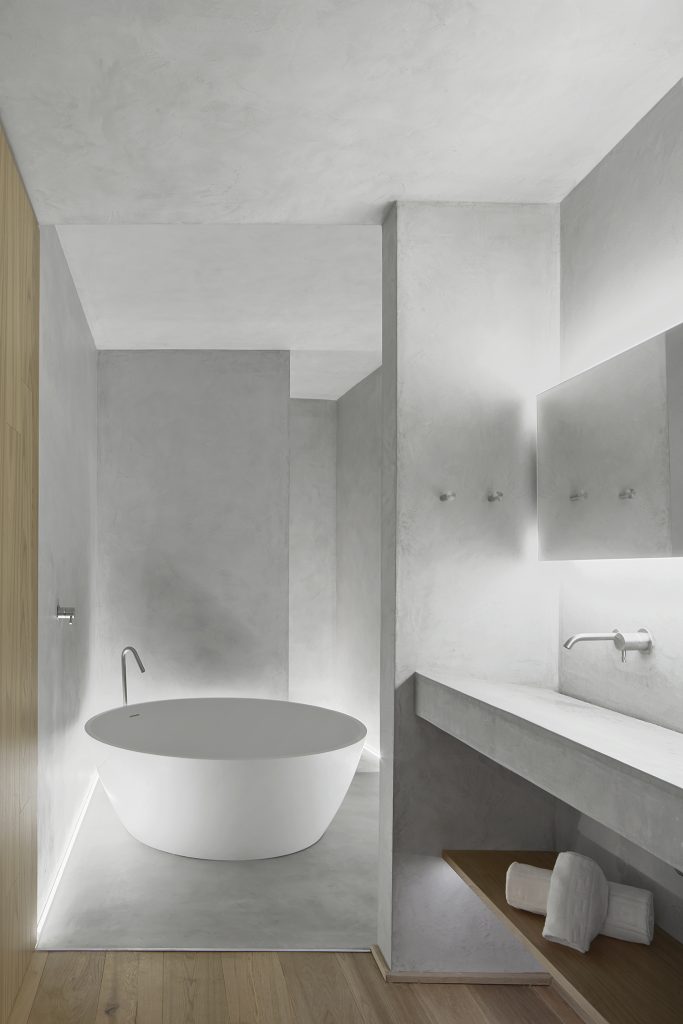 wc mortex white